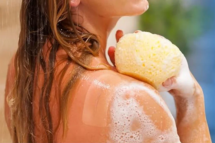 Фирма от Сингапур разкрива лепенка за белези с цвета на кожата, захранвана с РНК