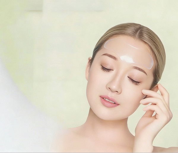 Тестване в реални условия на силиконови лепенки CMALLBIO за намаляване на бръчките: 